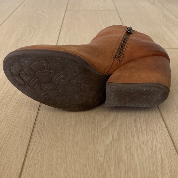 Kork-Ease, Ankle Bootie, Cognac Leather, Great condition, Size 9 - Picture 6 of 6